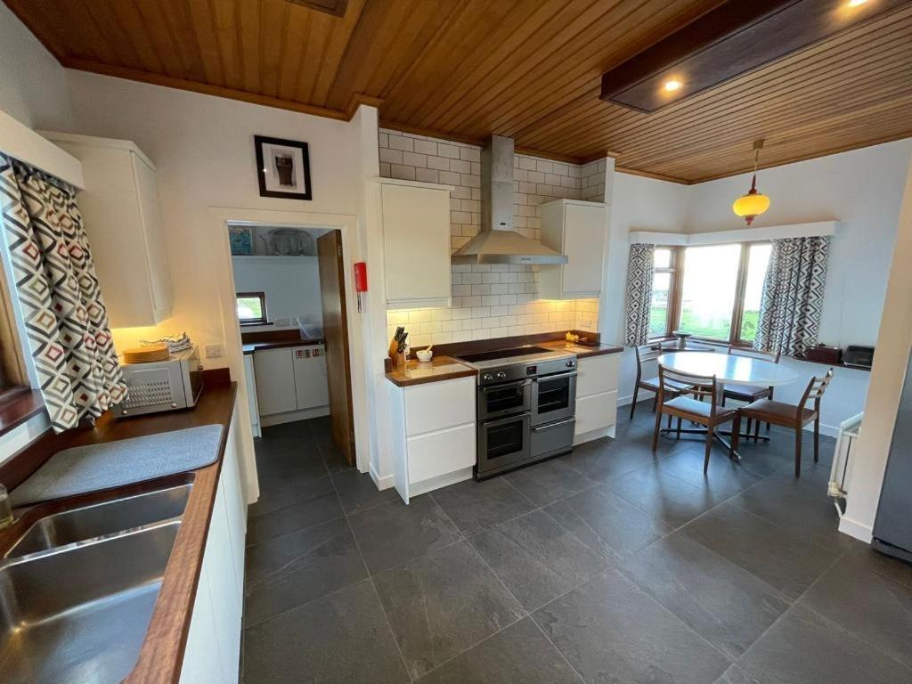 Villa Castlepoint à Strangford Extérieur photo